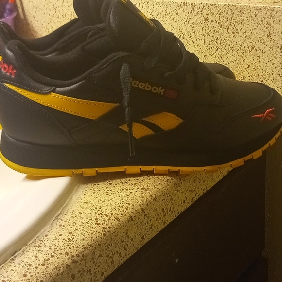 Pittsburgh Steelers Reebok's - Picture 2 of 3